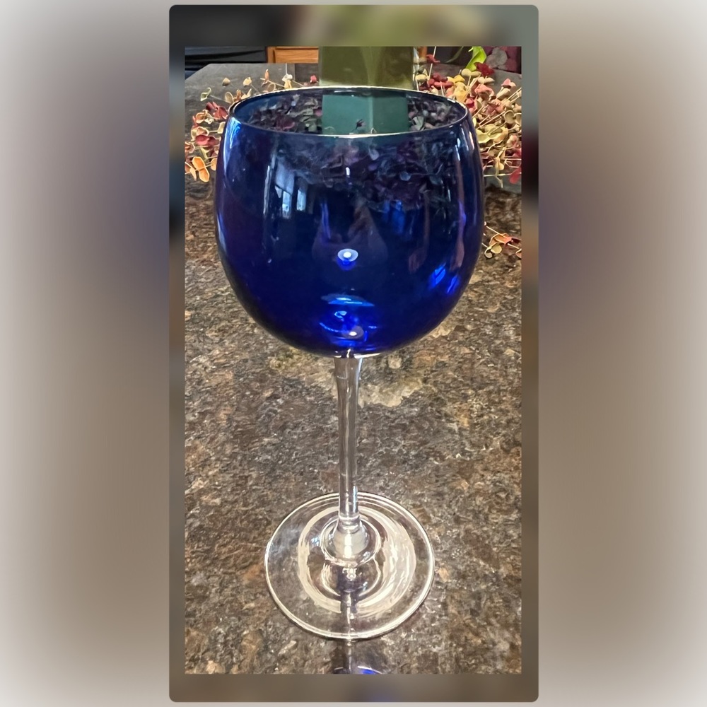 Set of Four Green & Blue White Wine/Balloon Wine Glasses - Picture 5 of 8